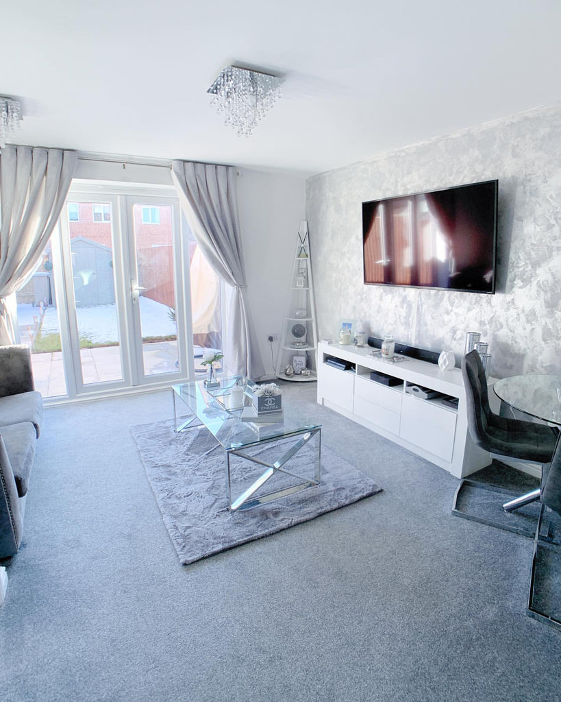 What Colour Rug Looks Best on Grey Carpet?