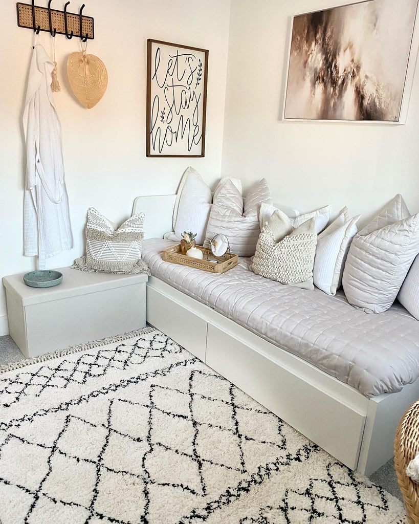 What kind of rug is best for a bedroom?