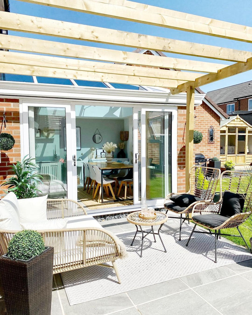 Embrace the Sun: Furnishing and Decorating a South-Facing Conservatory