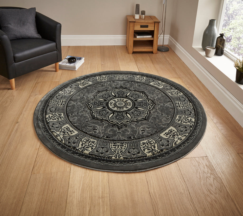 6 Tips for Styling a Traditional Circle Rug in Your Home