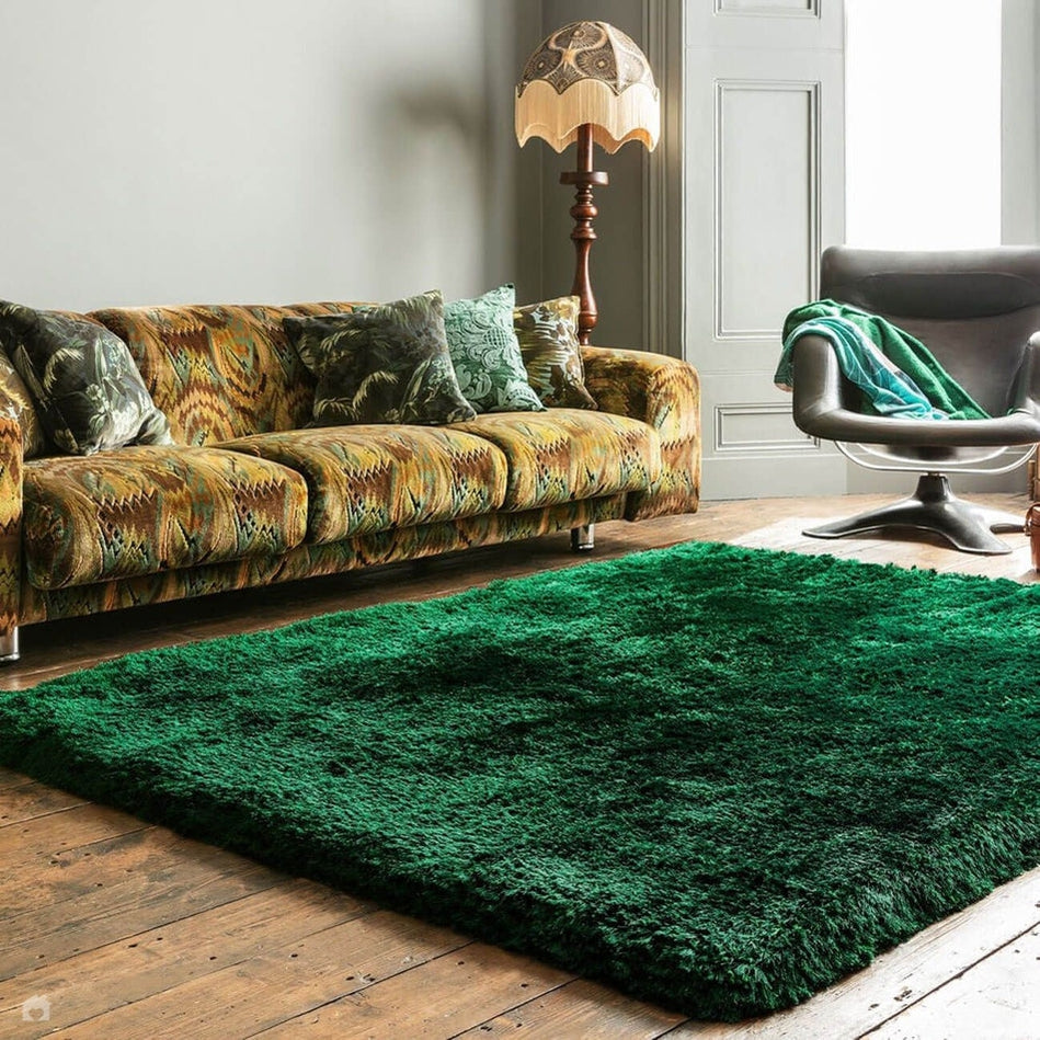 Going Green in Style: Why Emerald and Dark Green Rugs are the Perfect Pop of Personality Your Home Needs