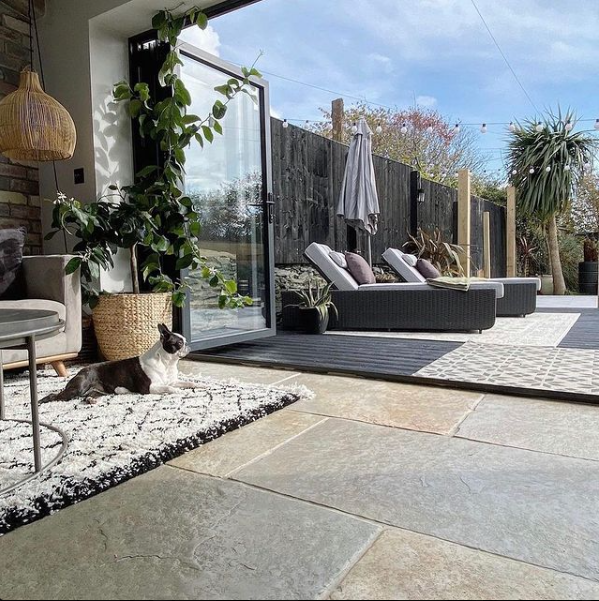 Versatile Style: Transform Your Space with Indoor-Outdoor Rugs