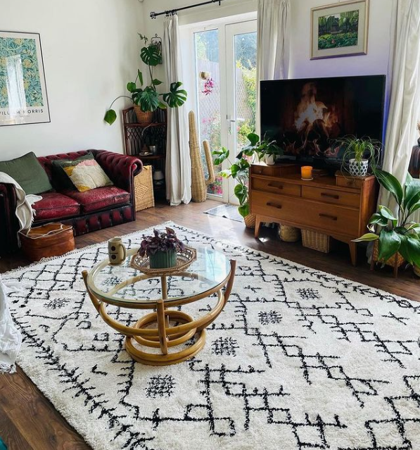 From Shaggy to Chic: How Rugs Can Transform Your Coffee Table Game