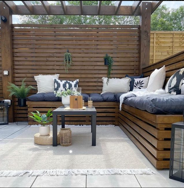 Creating an Outdoor Living Room: Tips for Cosy and Inviting Spaces