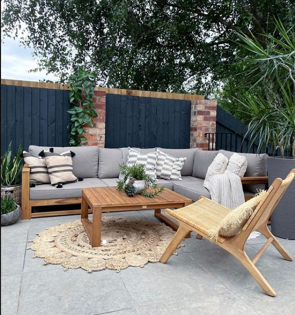 Get a Round of Applause for Your Patio Decor: Using Circle Rugs to Create a Great Look