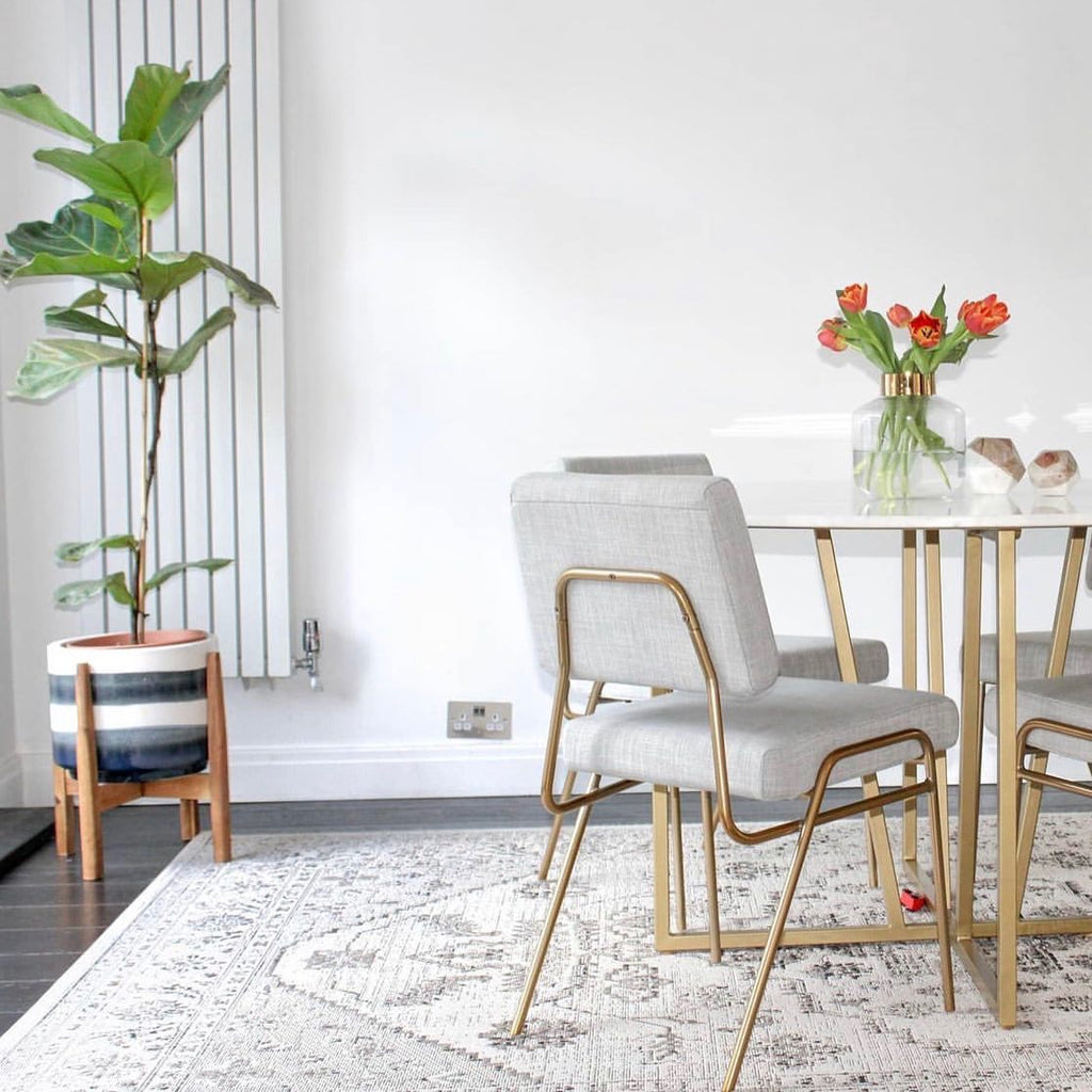 What Size Should a Rug Be Under a Dining Table? A Guide to Choosing the Perfect Dining Rug