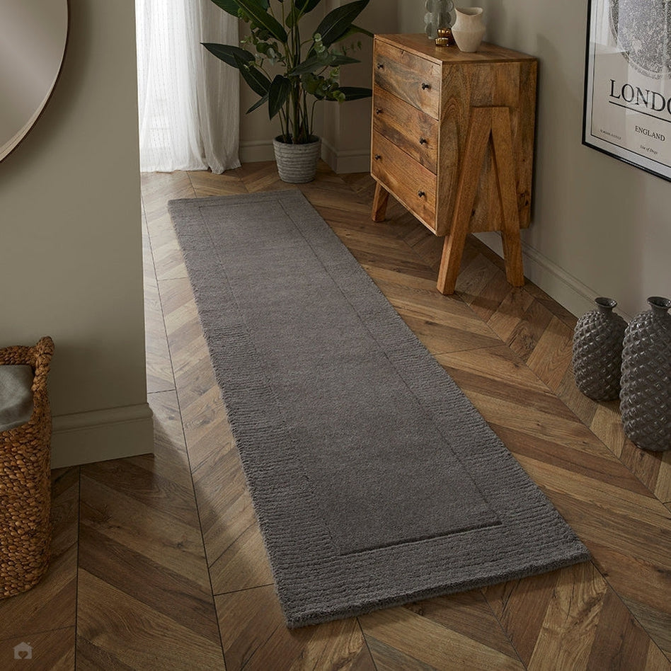 Should a Runner Rug Cover the Whole Hallway?