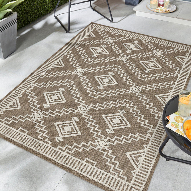 Atlas Diamond Coffee Rug