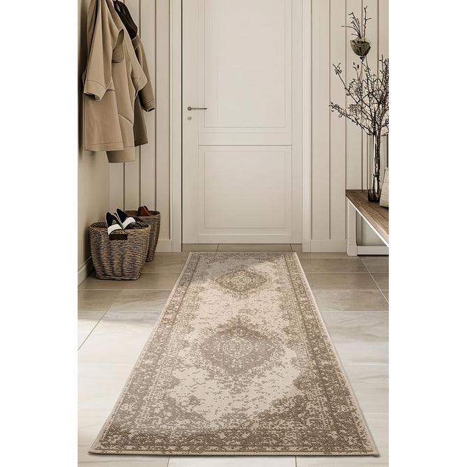County Medallion Natural In-Outdoor Flatweave Runner
