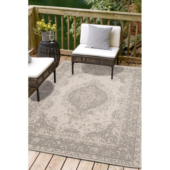County Medallion Silver In-Outdoor Flatweave Runner