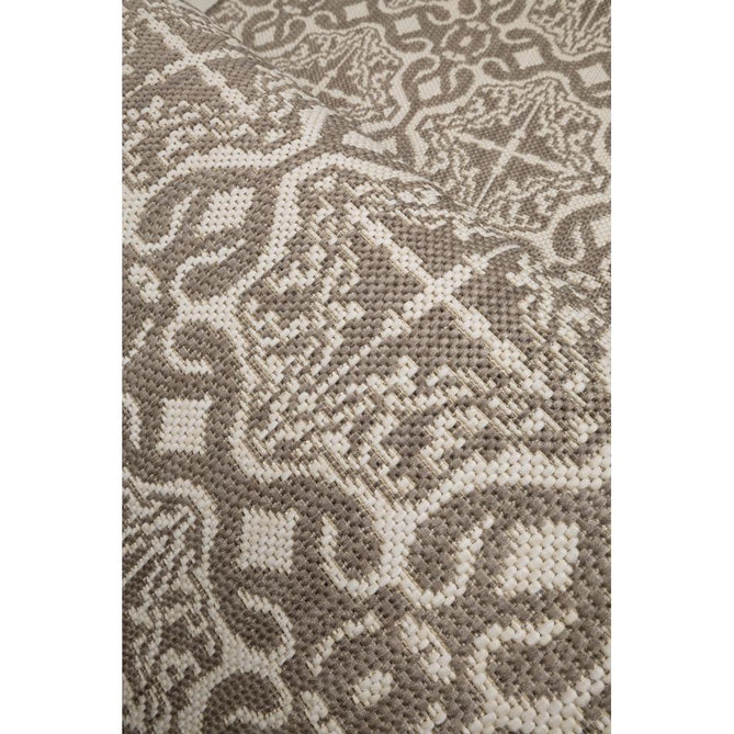 County Victorian Natural In-Outdoor Flatweave Runner