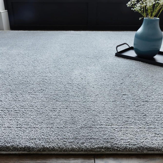 Como Plush Plain Super-Soft Silky Shimmer High-Density Mid-Height Fine-Yarn Textured Polyester Shaggy Soft Powder Blue Rug