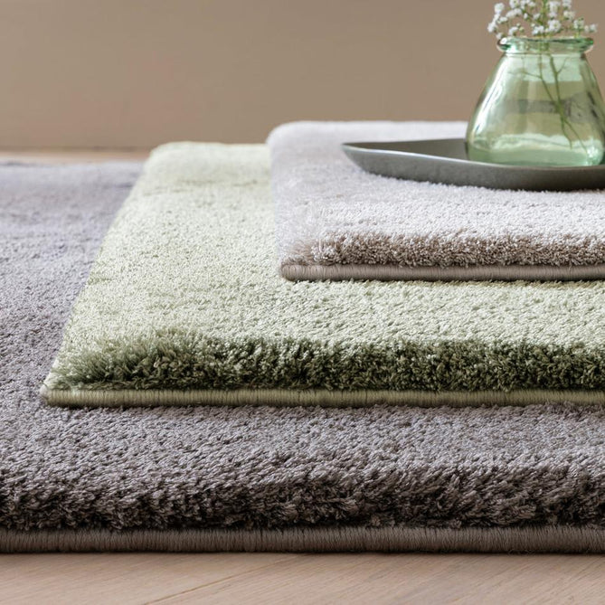 Como Plush Plain Super-Soft Silky Shimmer High-Density Mid-Height Fine-Yarn Textured Polyester Shaggy Pink Rug