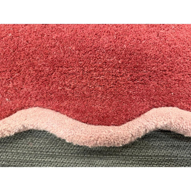 Scalloped Elsie Modern Plain Scalloped Border Hand-Woven Wool Warm Coral Red/Dusty Pink Rug