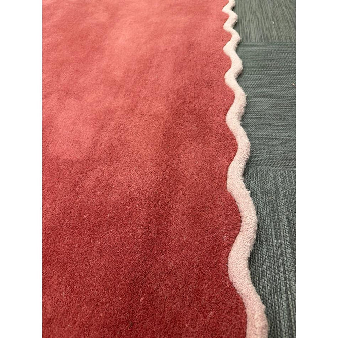 Scalloped Elsie Modern Plain Scalloped Border Hand-Woven Wool Warm Coral Red/Dusty Pink Rug
