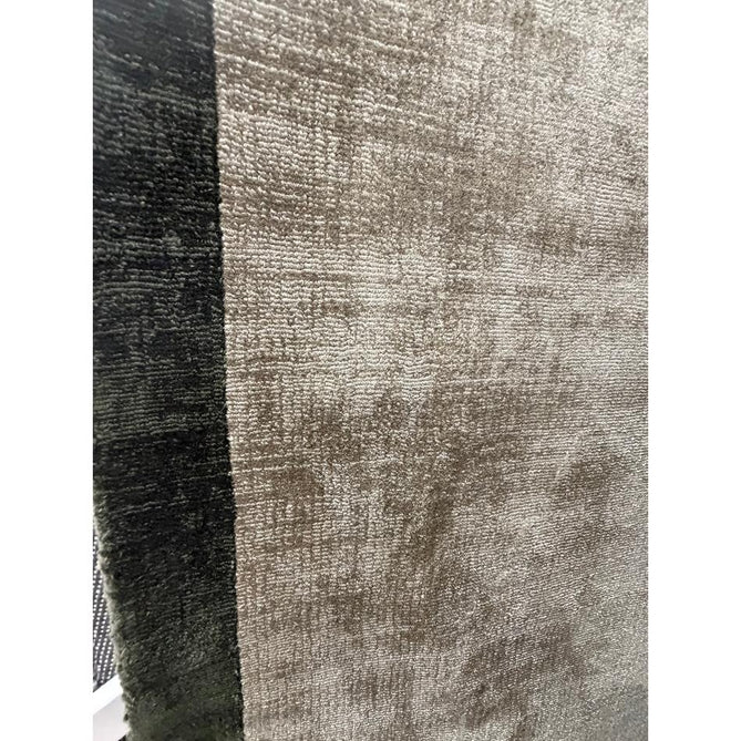 Blade Slim Border Modern Plain Distressed Tonal Metallic Shimmer Hand-Woven Soft Textured Tip Sheared Loop Pile Silky Viscose Flatweave Sage/Olive Green Border Rug