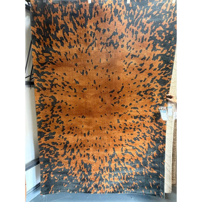 Wilder Splash Modern Animal-Inspired Textured Soft-Touch Knitted Polyester Shimmer Durable Easy-Care Low Profile Short Pile Spice Orange/Charcoal Rug