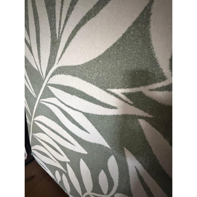 Catherine Lansfield Sorral Leaves Modern Botanical Floral Durable Easy-Care Carved High Density Polyproplyene Light Sage Green/Cream Rug