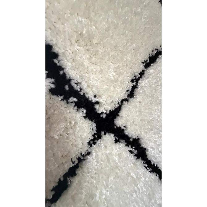 Scandi Berber G257 Modern Moroccan Berber Soft Plush Boho Shaggy White/Black Rug