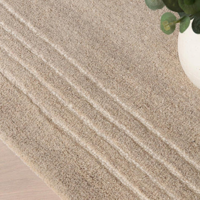 Orlo Modern Plain Tonal Variation Hand-Carved Hi-Lo Loop Pile Border Natural Undyed Wool Natural Sand Rug