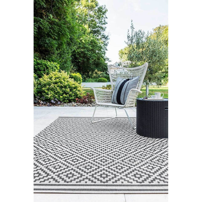 Patio PAT12 Diamond Mono Modern Geometric Durable Stain-Resistant Weatherproof Flatweave In-Outdoor Black/White Rug-Asiatic Carpets-Rug Love - The Most Loved Rug Store