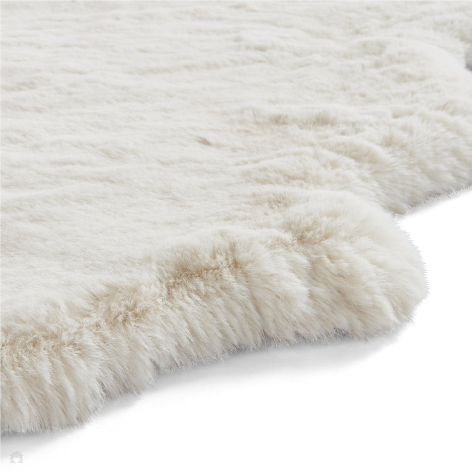 Super Luxury Faux Fur Fabric Material - PLUSH SUPER SOFT CREAM